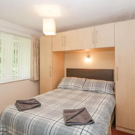 Holiday home Sycamores *
